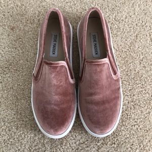Steve Madden pink velvet slip ons size 7.5